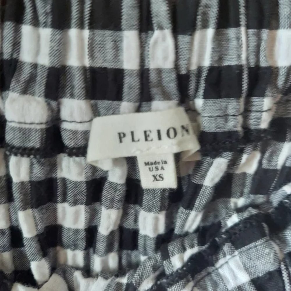 Pleione Gingham Seersucker Smocked Short Sleeve Blouse Size XS - Picture 4 of 8